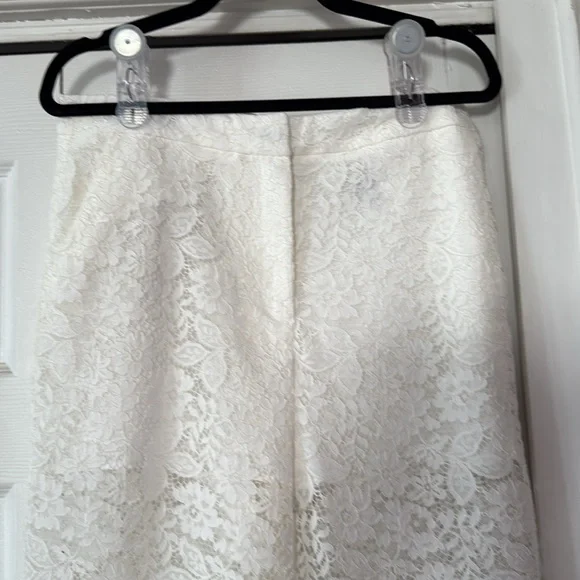 Zara Cream Lace Cropped Pants - Picture 2 of 7